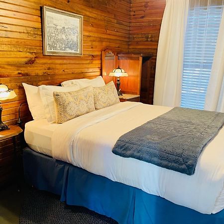 Dabbs Hotel Bed And Breakfast Llano Extérieur photo