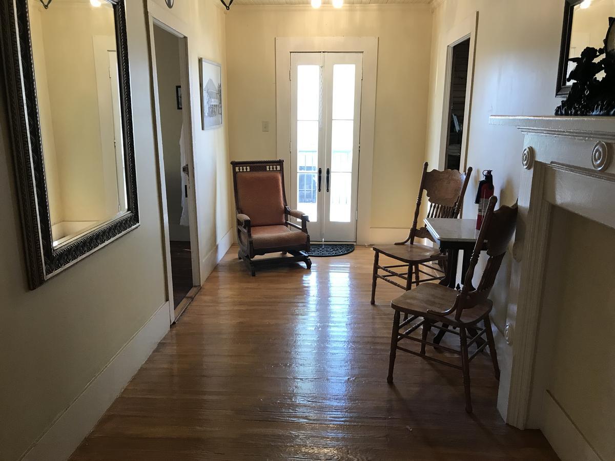 Dabbs Hotel Bed And Breakfast Llano Extérieur photo